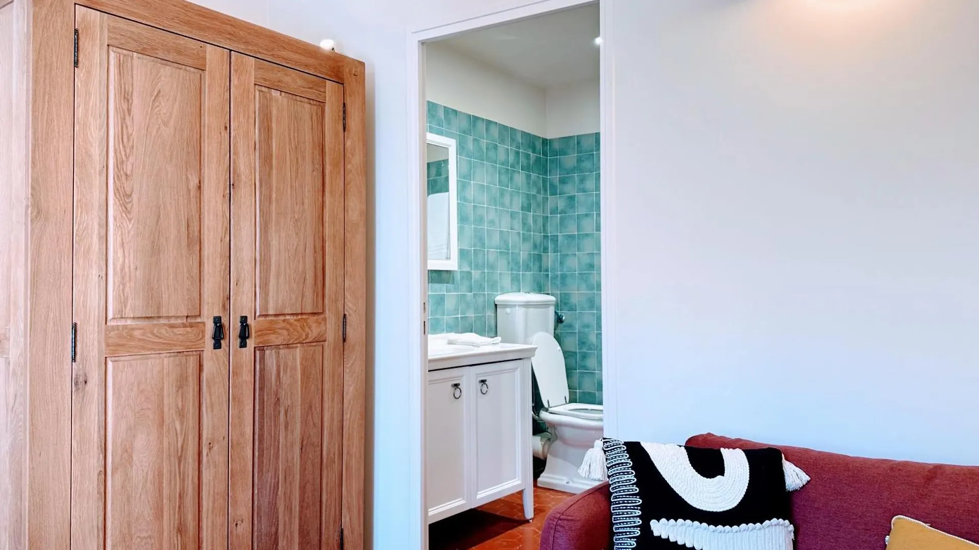Les Terrasses De Ventabren Bed & Breakfast