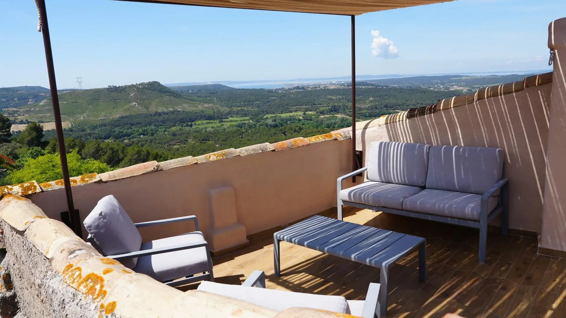Les Terrasses De Ventabren Bed & Breakfast